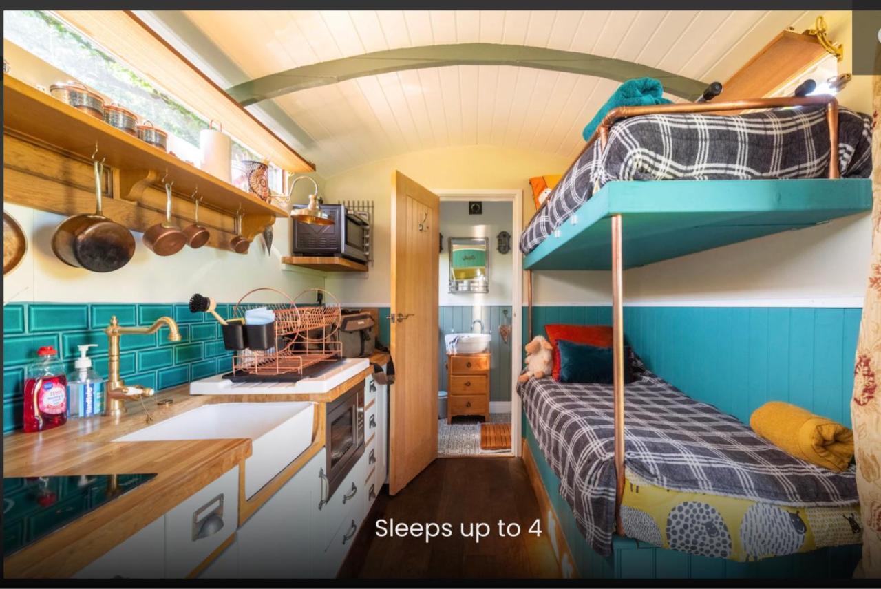 Shepherds Hut With Scandinavian Hot Tub And Hydromassager Sway Bagian luar foto